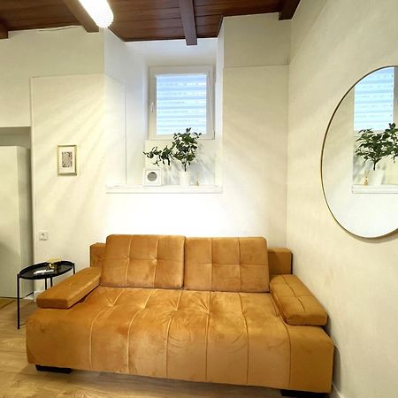 Green Bridge Studio VNO Room photo
